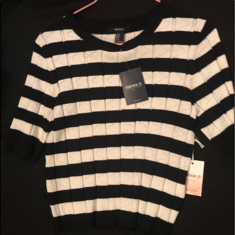 Cute knitted stripped tee